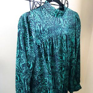 Who What Wear Pepper Green Python Blouse | Animal Print Shirt | Size XS | NWT